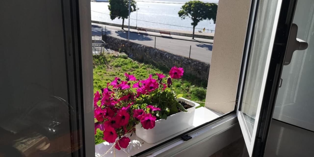 הוילה וילאגרסיה דה ארוסה La Casucha Junto Al Mar מראה חיצוני תמונה